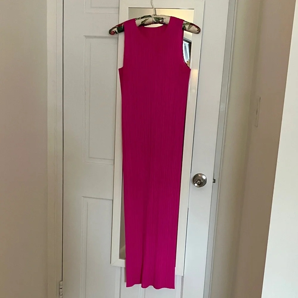 Pleats Please Issey Miyake Vibrant Pink Technical Longline Dress - Picture 4 of 10